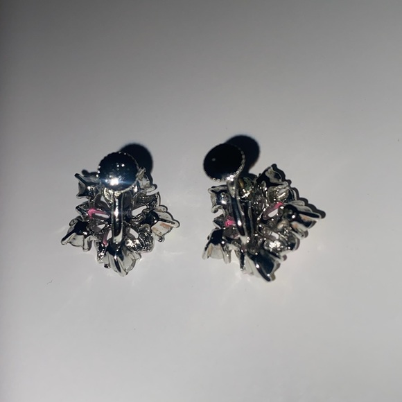 VINTAGE STAR FLOWER PINK SPARKLING FAUX CRYSTAL SILVER TONE EARRINGS - Picture 3 of 5